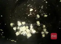 Illustration of how to make tomato scrambled eggs 4