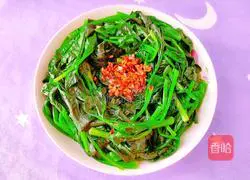 Illustration of how to make garlic spinach 12