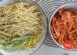 Illustration of how to make fried bean sprouts and dried tofu 1