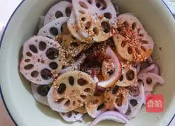 Illustration of how to make spicy lotus root slices 3