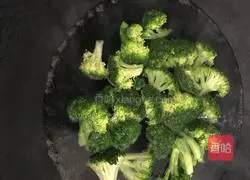 Garlic Broccoli Recipe Illustration 5