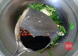 Illustration of how to make fried leeks with tofu 8