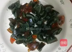 Illustration of how to make preserved egg tofu 2