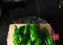 Illustration of home-made tiger skin green pepper 1