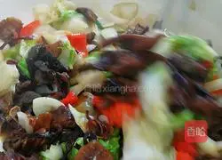 Illustration of Stir-fried Dried Mushrooms and Cabbage 7