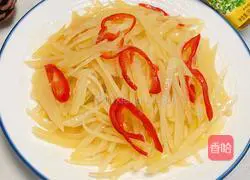 Sour Illustration of how to make spicy potato shreds 10