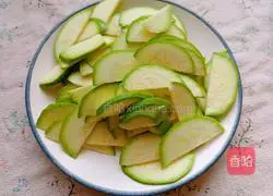 Illustration of how to cook zucchini with sauce 4