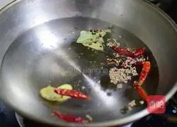 Illustration of how to make spicy boiled edamame 4