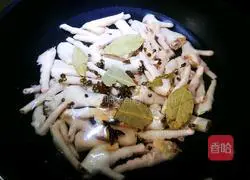 Illustration of how to make lemon chicken feet 4