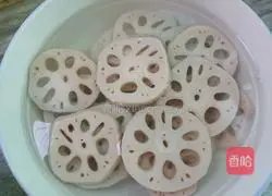 Illustration of how to make cold lotus root 5