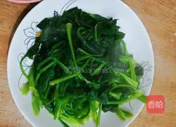 Illustration of how to make spicy garlic spinach 6