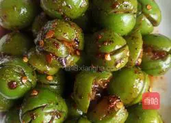 Illustration of how to make pickled crispy plums 3