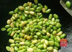 Illustration of how to make fried broad beans and leeks 2