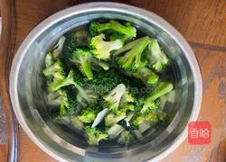 Illustration of how to make stir-fried broccoli 5