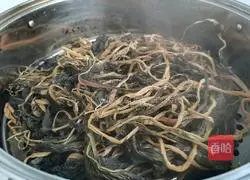 Illustration of making homemade prunes 10