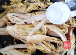 Illustration of how to make spicy baby cabbage 8