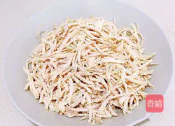 Illustration of how to make spicy cold shredded chicken 2