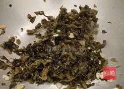 Illustration of how to stir-fry sauerkraut 5