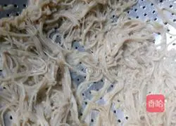 Illustration of how to make tempeh mixed with enoki mushrooms 6