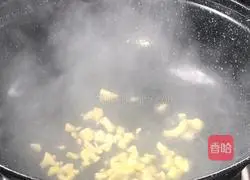 Melon seeds Illustration of how to make Renfeng cabbage 5