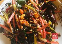 Illustration of how to make cold folded ear root 5