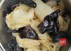 Vinegar cabbage and fungus Illustration of how to do it 6
