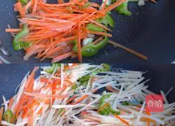 Illustration of how to make shredded carrots and potatoes 2