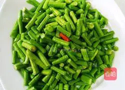 Illustration of how to make stir-fried long beans 2