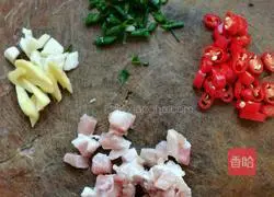 Super simple, refreshing and delicious cauliflower fried pork recipe illustration 2