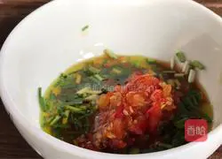 Illustration of how to make chopped pepper and radish sprouts 6