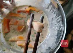 Illustration of how to make golden pumpkin strips 5