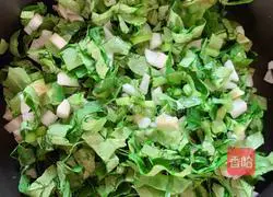 Illustration of how to make stir-fried radish sprouts 3