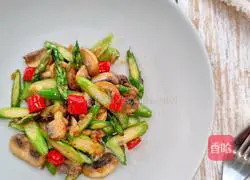 Illustration of French Asparagus and Stir-fried Mushrooms 13