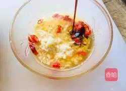 Illustration of how to make fried noodles with steamed chrysanthemum chrysanthemum 9