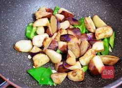 Home-cooked version of Di Sanxian recipe illustration 9