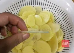 Illustration of how to make spicy potato chips 2