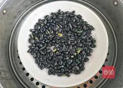 Illustration of how to soak black beans in vinegar 7