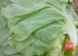 Illustration of how to make wolfberry cabbage 1