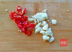 Illustration of how to make spicy fried green beans 3