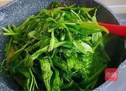 Illustration of how to make garlic fermented fermented water spinach 8