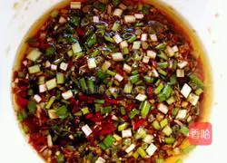 Illustration of how to make cold ear silk 4