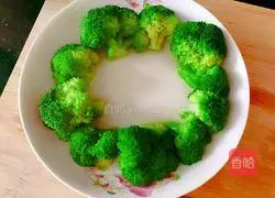 Illustration of how to make steamed tomatoes with broccoli 5