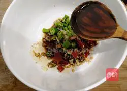 Illustration of how to pour juice on oysters 8