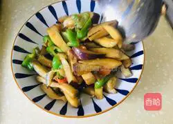 Illustration of how to stir-fry eggplant with green peppers and tomatoes 9