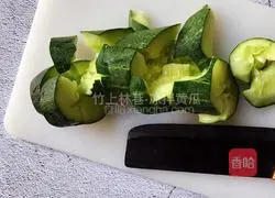 Illustration of how to make cold cucumber 2