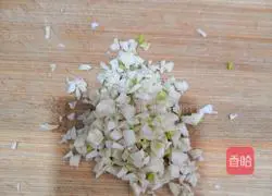 Illustration of how to make garlic broccoli 3