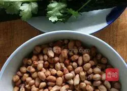 Illustration of how to soak peanuts in vinegar 1