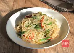 Illustration of how to make Yinya fried vermicelli 15