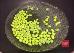 Illustration of how to cook green beans and mushrooms 2