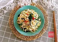 Illustration of how to make spinach and nuts mixed with enoki mushrooms 7
